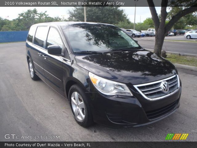 2010 Volkswagen Routan SEL in Nocturne Black Metallic