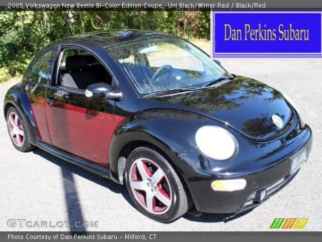 2005 Volkswagen New Beetle Bi-Color Edition Coupe in Uni Black/Winter Red