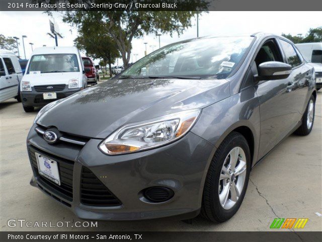 2014 Ford Focus SE Sedan in Sterling Gray