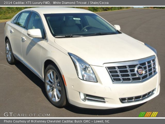2014 Cadillac XTS Luxury FWD in White Diamond Tricoat