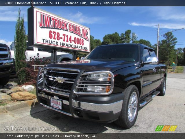 2006 Chevrolet Silverado 1500 LS Extended Cab in Black