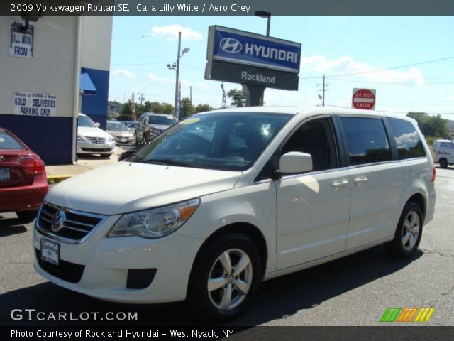 2009 Volkswagen Routan SE in Calla Lilly White