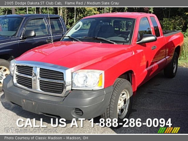 2005 Dodge Dakota ST Club Cab in Flame Red