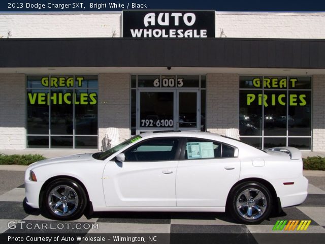 2013 Dodge Charger SXT in Bright White
