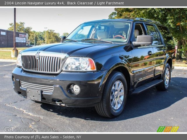 2004 Lincoln Navigator Luxury 4x4 in Black Clearcoat