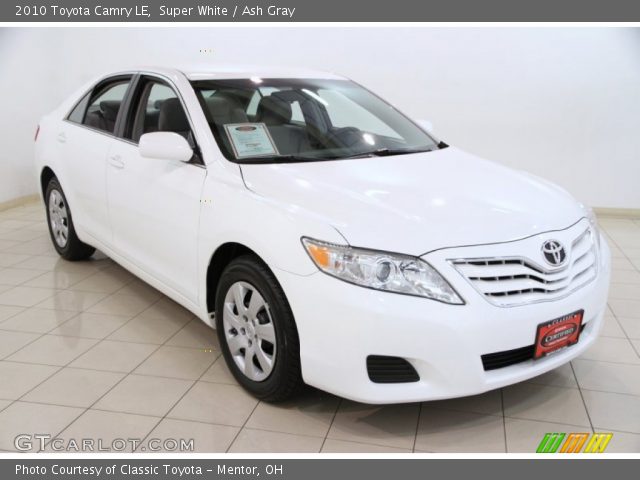 2010 Toyota Camry LE in Super White
