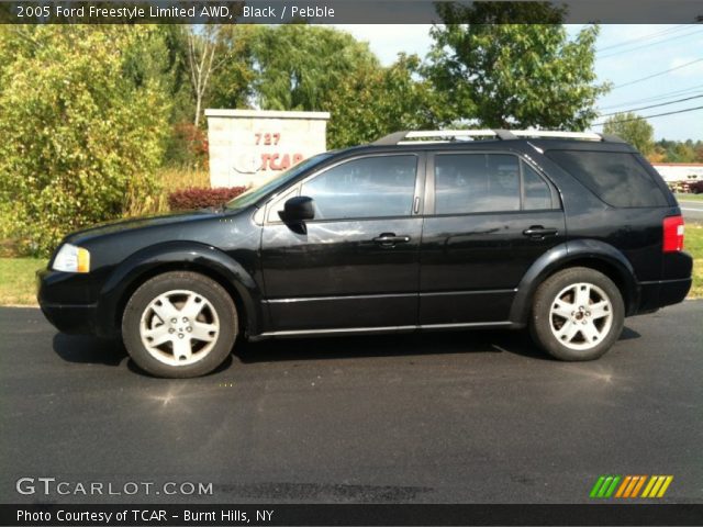 2005 Ford Freestyle Limited AWD in Black