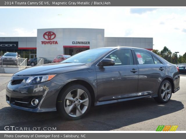 2014 Toyota Camry SE V6 in Magnetic Gray Metallic