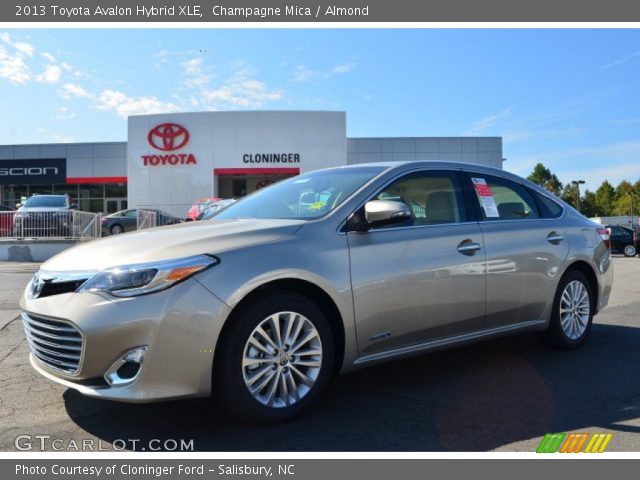 2013 Toyota Avalon Hybrid XLE in Champagne Mica