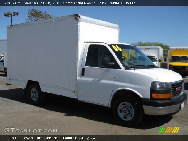 2006 GMC Savana Cutaway 3500 Commercial Moving Truck in White