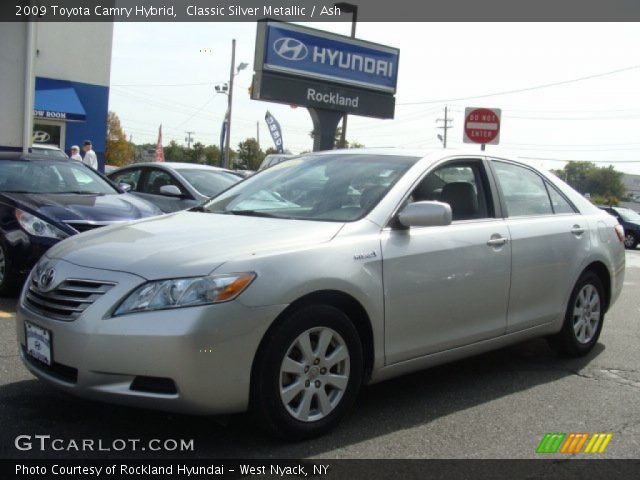 2009 Toyota Camry Hybrid in Classic Silver Metallic