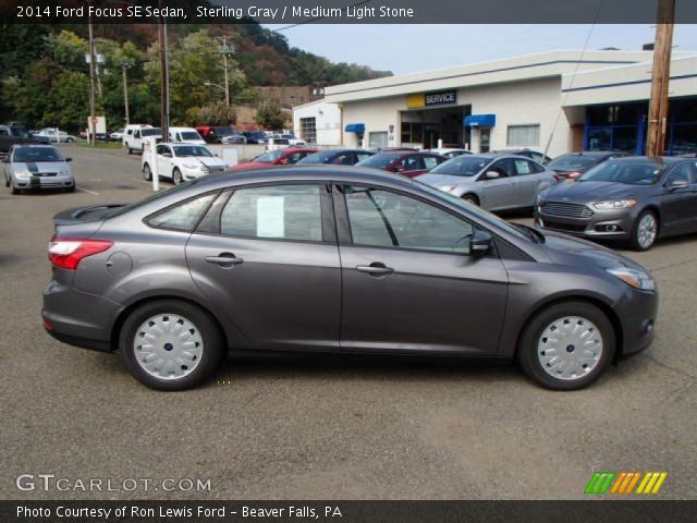 2014 Ford Focus SE Sedan in Sterling Gray