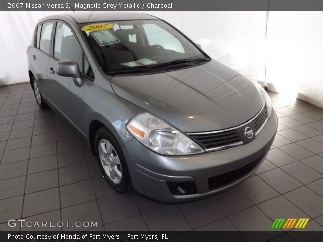2007 Nissan Versa S in Magnetic Grey Metallic