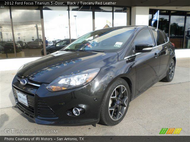 2012 Ford Focus Titanium 5-Door in Black
