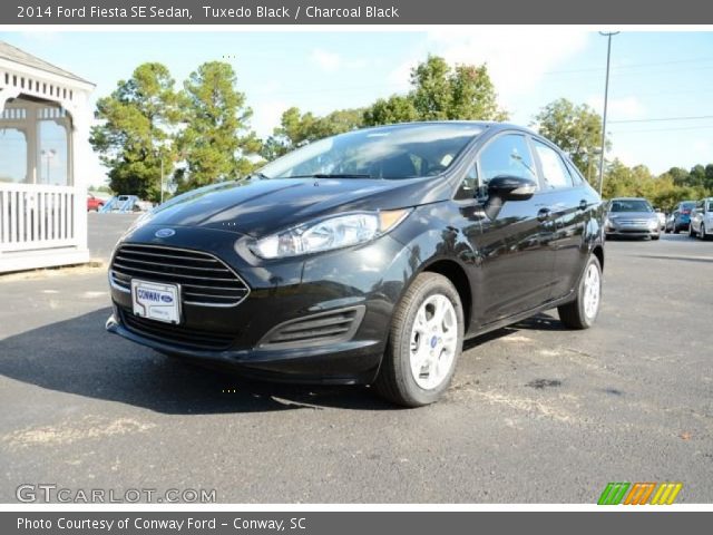 2014 Ford Fiesta SE Sedan in Tuxedo Black