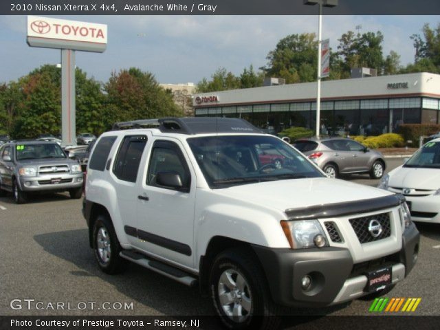 2010 Nissan Xterra X 4x4 in Avalanche White