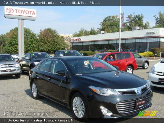 2013 Toyota Avalon Hybrid Limited in Attitude Black Pearl