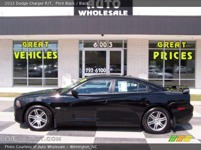 2013 Dodge Charger R/T in Pitch Black