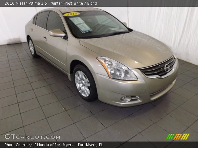 2010 Nissan Altima 2.5 in Winter Frost White