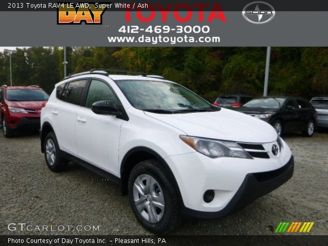 2013 Toyota RAV4 LE AWD in Super White