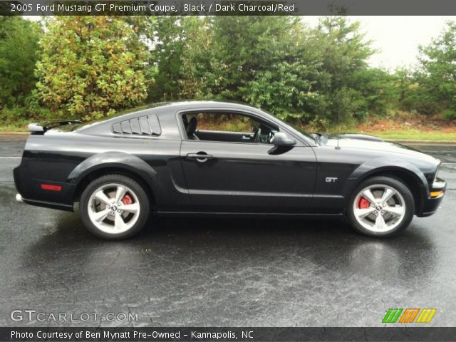 2005 Ford Mustang GT Premium Coupe in Black