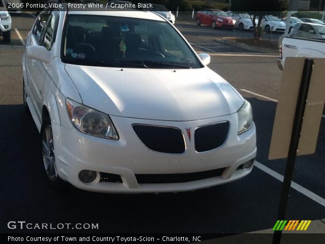 2006 Pontiac Vibe  in Frosty White