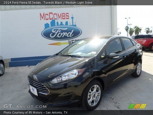 2014 Ford Fiesta SE Sedan in Tuxedo Black