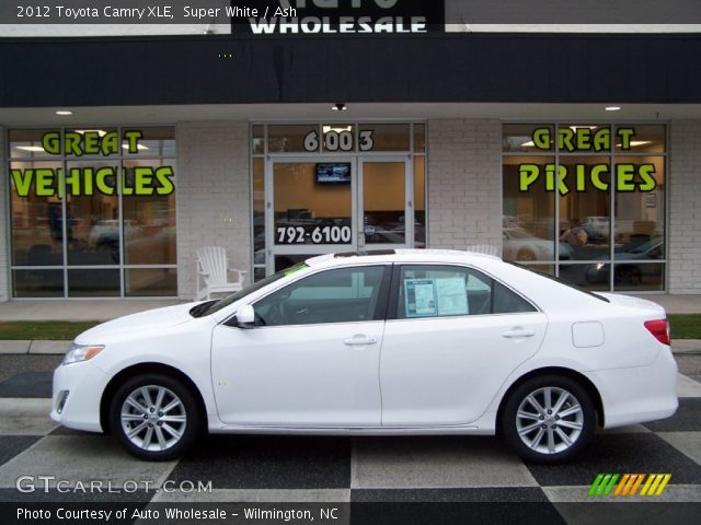 2012 Toyota Camry XLE in Super White