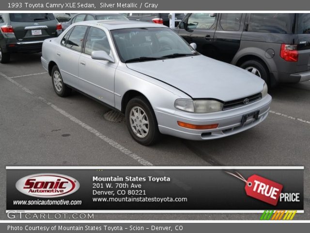 1993 Toyota Camry XLE Sedan in Silver Metallic