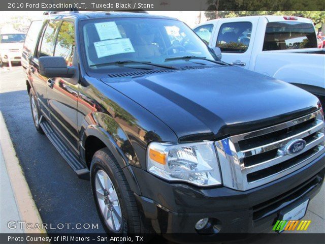 2010 Ford Expedition XLT in Tuxedo Black