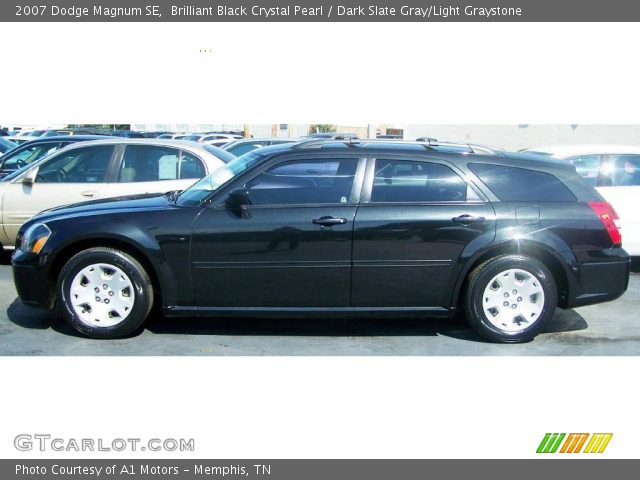 2007 Dodge Magnum SE in Brilliant Black Crystal Pearl