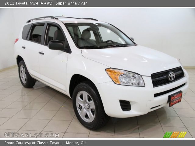 2011 Toyota RAV4 I4 4WD in Super White