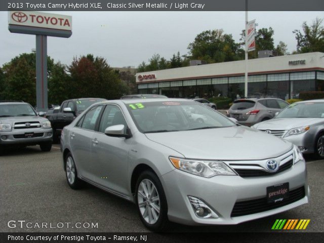 2013 Toyota Camry Hybrid XLE in Classic Silver Metallic
