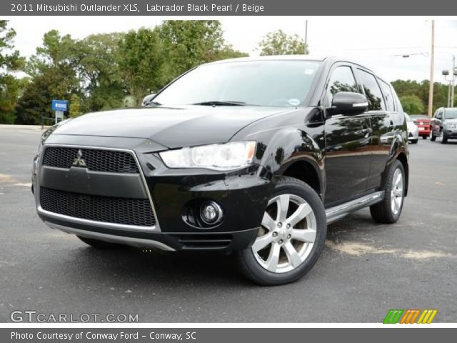 2011 Mitsubishi Outlander XLS in Labrador Black Pearl