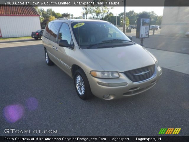 2000 Chrysler Town & Country Limited in Champagne Pearl