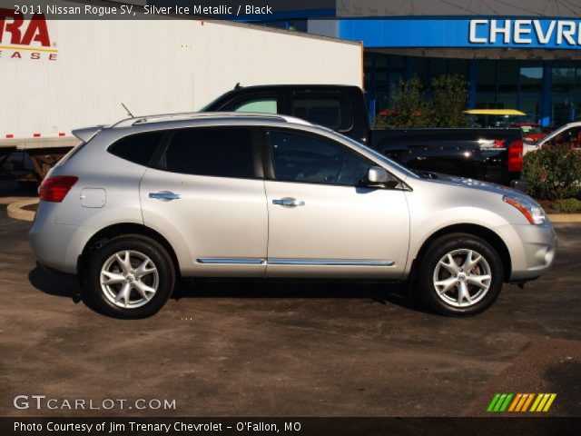 2011 Nissan Rogue SV in Silver Ice Metallic