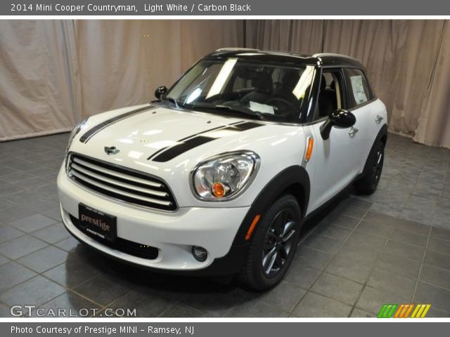 2014 Mini Cooper Countryman in Light White