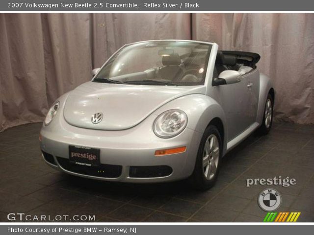 2007 Volkswagen New Beetle 2.5 Convertible in Reflex Silver