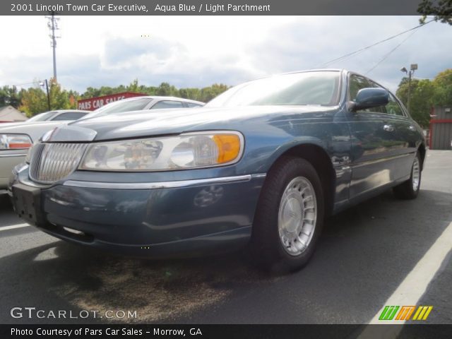 2001 Lincoln Town Car Executive in Aqua Blue