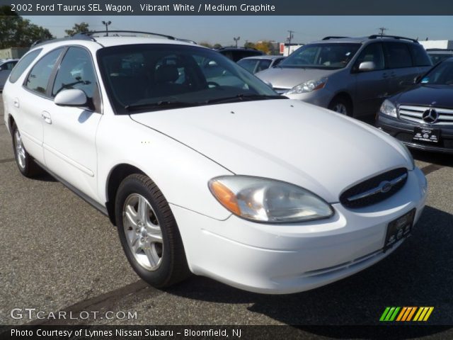 2002 Ford Taurus SEL Wagon in Vibrant White