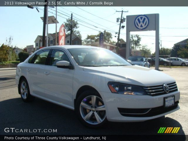 2013 Volkswagen Passat 2.5L SE in Candy White