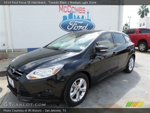 2014 Ford Focus SE Hatchback in Tuxedo Black