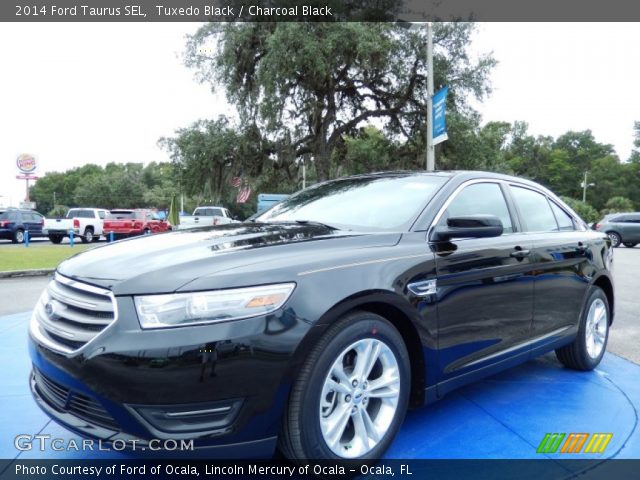 2014 Ford Taurus SEL in Tuxedo Black