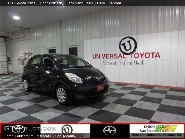 2011 Toyota Yaris 5 Door Liftback in Black Sand Pearl
