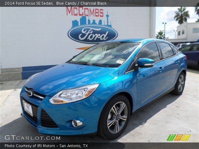 2014 Ford Focus SE Sedan in Blue Candy