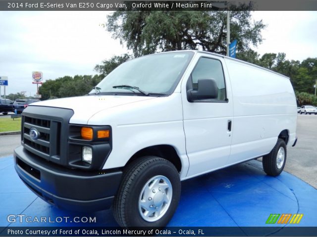 2014 Ford E-Series Van E250 Cargo Van in Oxford White