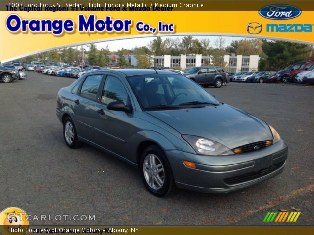 2003 Ford Focus SE Sedan in Light Tundra Metallic