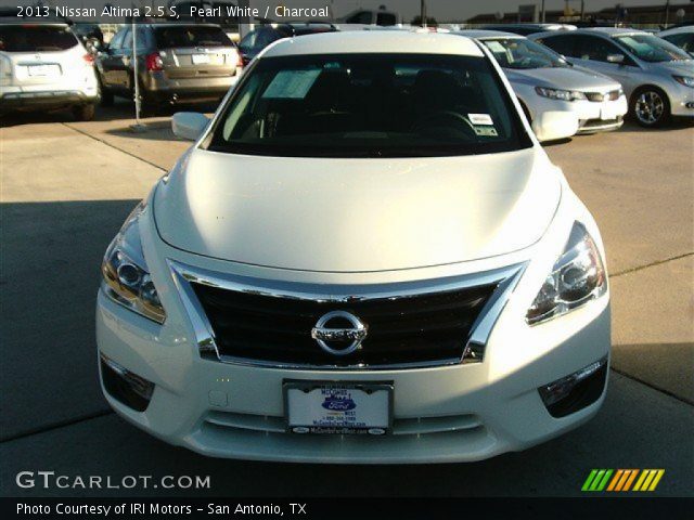 2013 Nissan Altima 2.5 S in Pearl White
