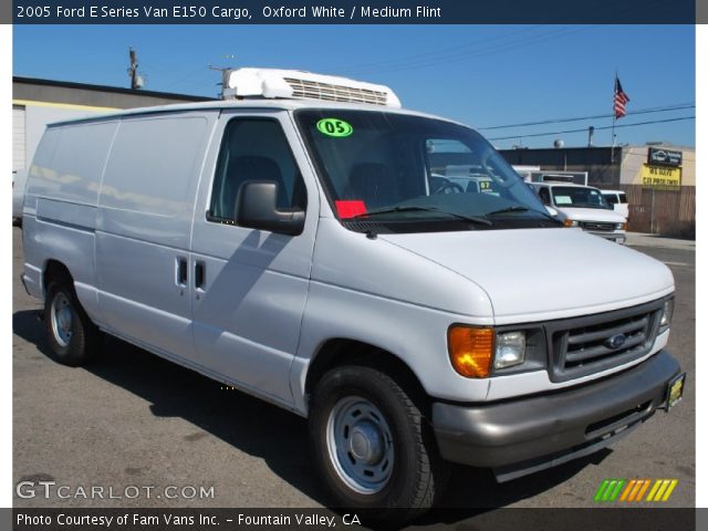 2005 Ford E Series Van E150 Cargo in Oxford White