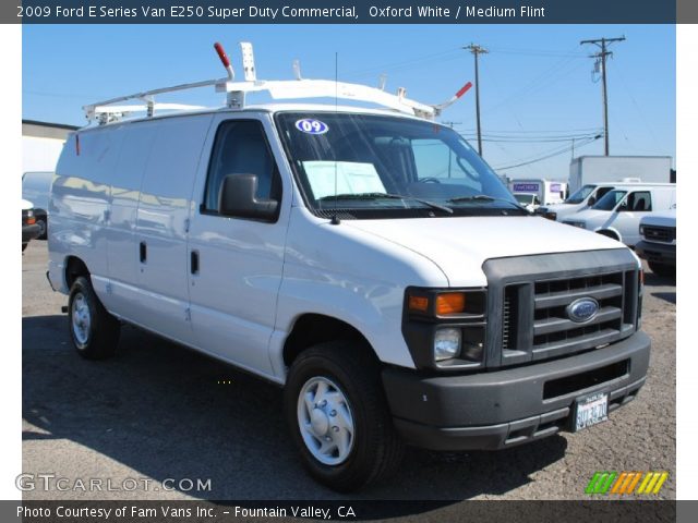 2009 Ford E Series Van E250 Super Duty Commercial in Oxford White